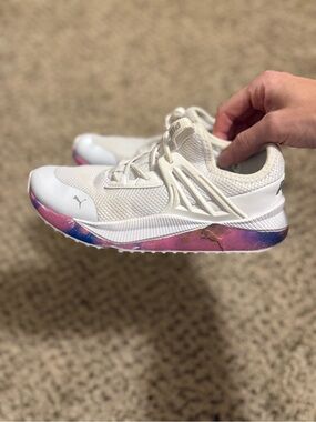 Girls Puma No Tie White Tennis Shoes w/ Pink and Blue Tie Dye Soles